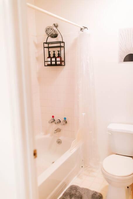 Cozy 3-Bed Athens Getaway, Right Near Uga! Apartment Ngoại thất bức ảnh