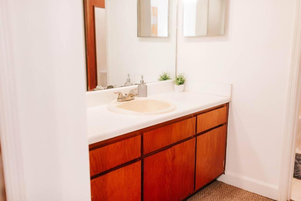 Cozy 3-Bed Athens Getaway, Right Near Uga! Apartment Ngoại thất bức ảnh