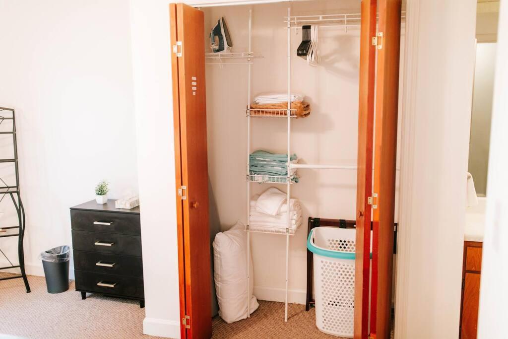 Cozy 3-Bed Athens Getaway, Right Near Uga! Apartment Ngoại thất bức ảnh